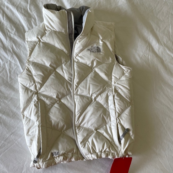 NWT North Face down vest - Picture 1 of 4